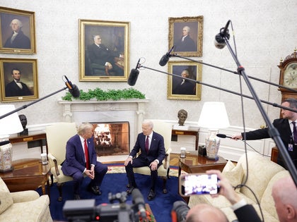 Donald Trump Visits White House to Meet With President Biden photos 4