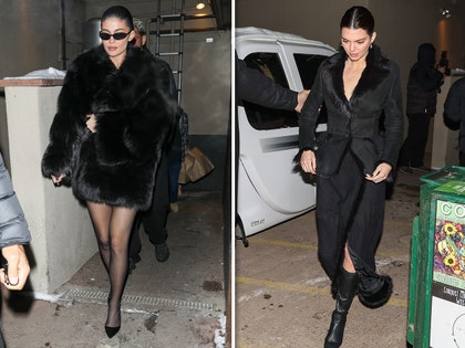 Kylie Jenner and Kendall Jenner Girls Night Out at Casa Tua